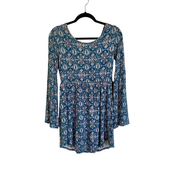 O'Neill Blue Boho Print Mini Dress Bell Sleeves V-Neck Back Viscose Size Small - Picture 1 of 5